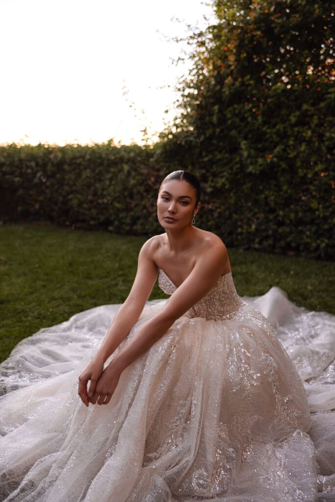 Abito da sposa Platinum by Demetrios 2027, modello DP568, foto 2